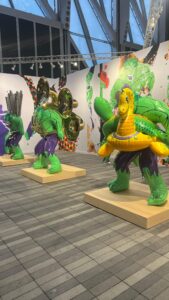 Gagosian's installation of 3 bronze "Elvis Hulk" sculptures by Jeff Koons (Frieze 2025).