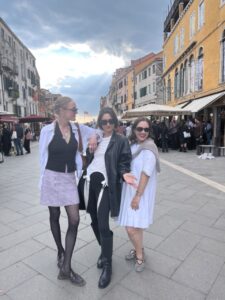 NRW represent with Katja & Pia.